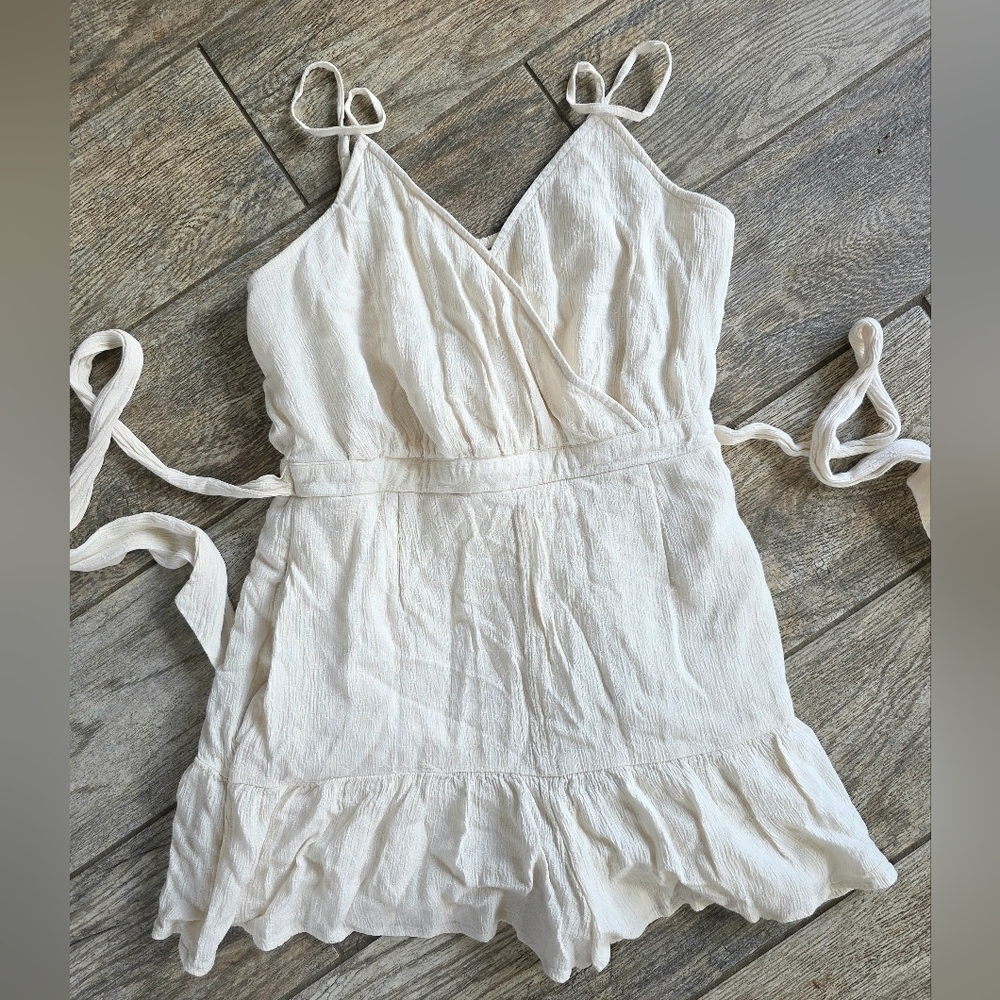 AE American Eagle Outfitters Cream tank Romper Shorts Sz Small - Picture 2 of 6